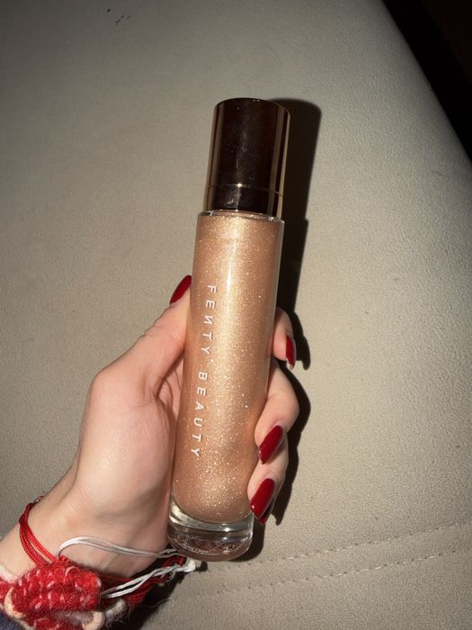 Fenty Beauty Body Lava - Who needs clothes?!
