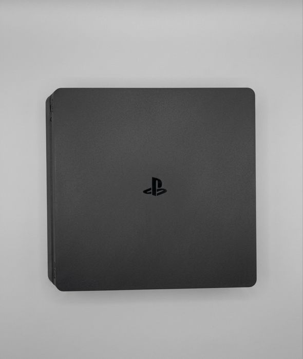 PlayStation4 Pro 1TB в отлично състояние
