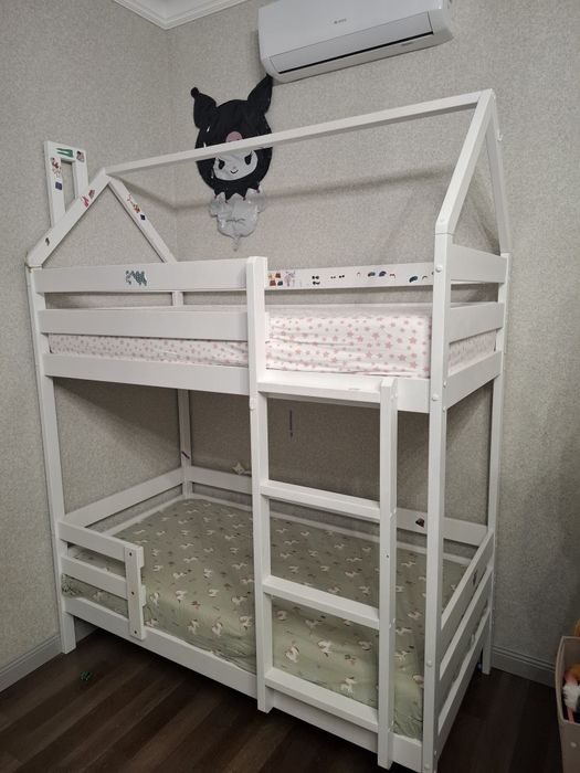 Кровать детская двухъярусная