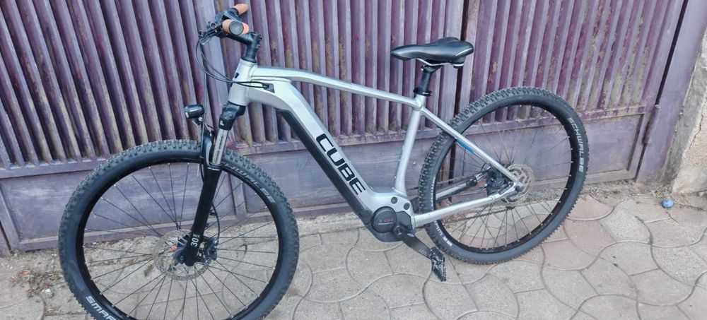 Bicicleta electrica Cube