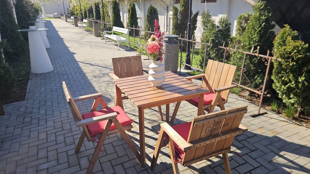 Mobilier Horeca , masa terasă lemn masiv