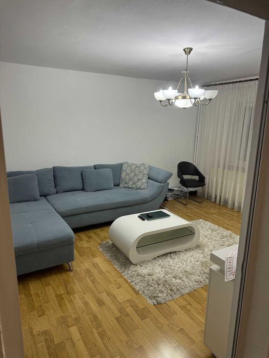 PROPRIETAR - Vanzare apartament 3 camere, 2 bai, 2 balcoane, intrare Racadau, etaj 1/8