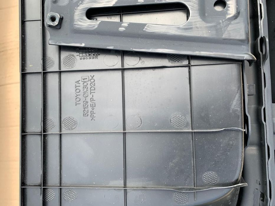 Toyota Hilux нови оригинални заден капак, броня и стопове