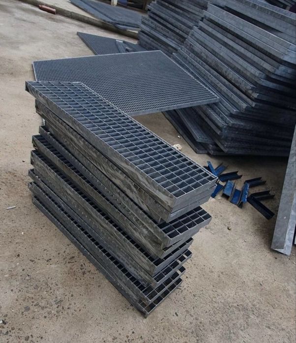 Trepte zincate galvanizate