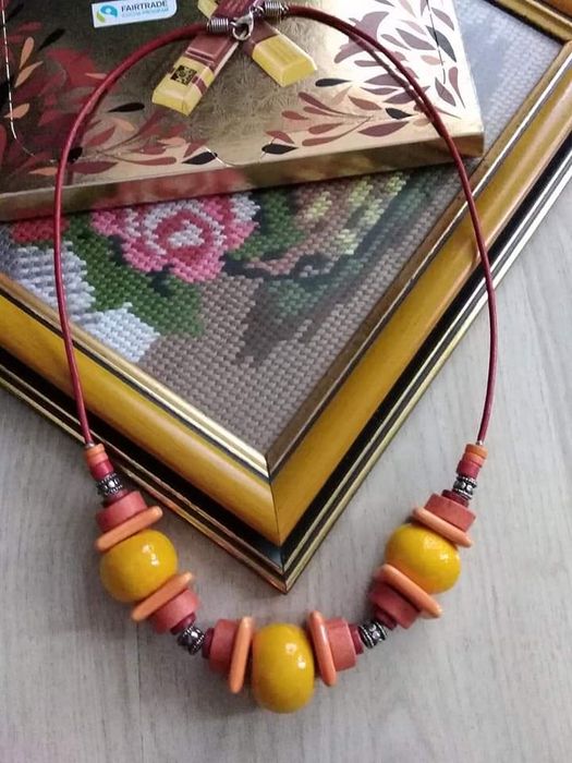 Колиета от керамика, ръчна изработка