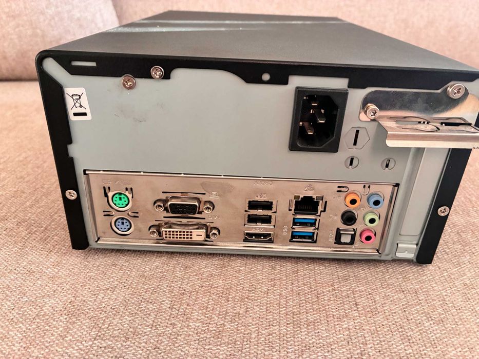 Mini-ITX Computer