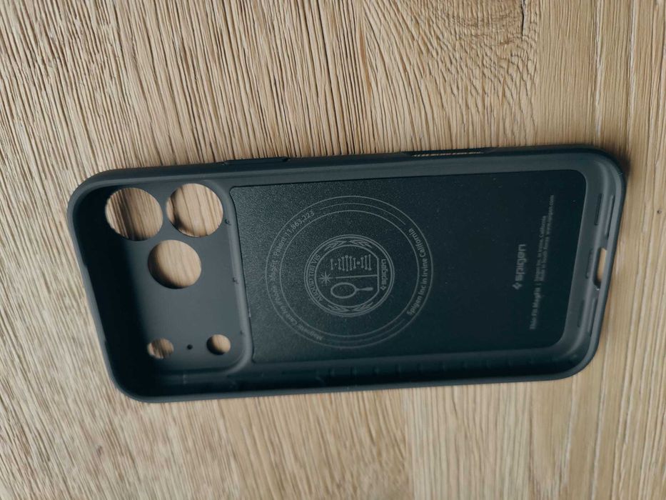 Husa Iphone 17 Pro Max - SPIGEN - Thin Fit