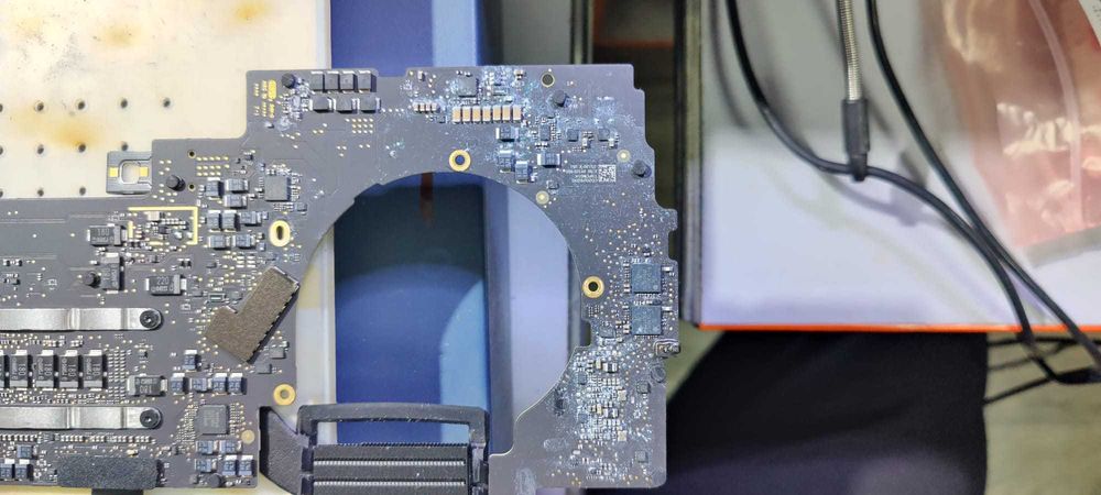 Service MacBook Arad | Inlocuire Tastatura, Baterie, Reparatii Lichid