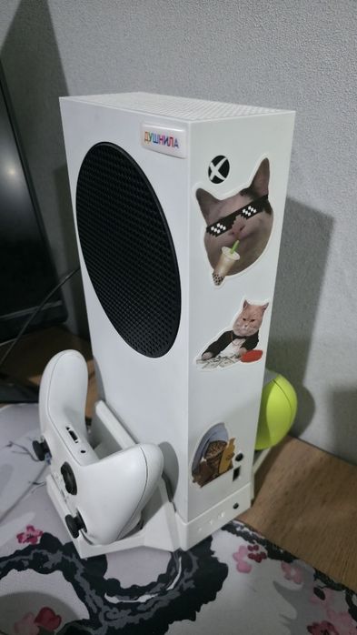 Продам Xbox Series S