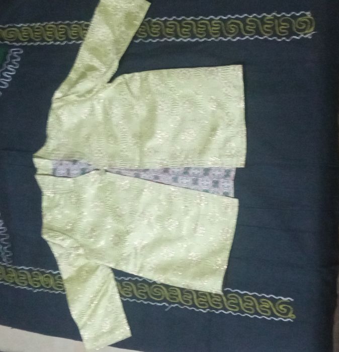 Чапаны разные  новые. Цены договорные.   .