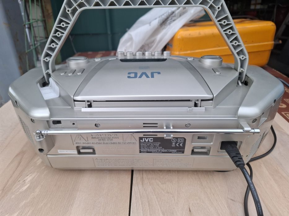 CD радиокасетофон JVC RC-EZ35