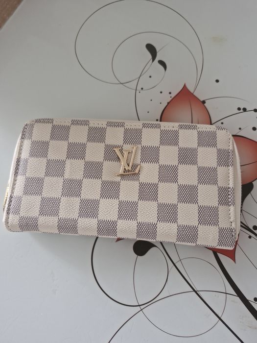 Portofel frumos pentru doamne