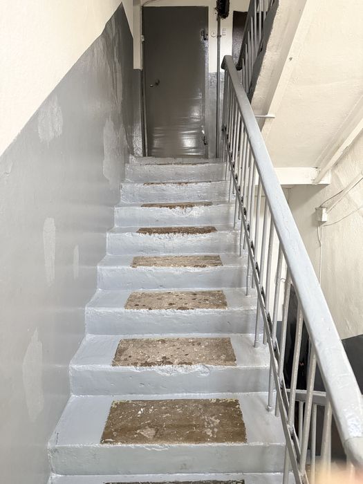 Продам двухкомнатную квартиру .