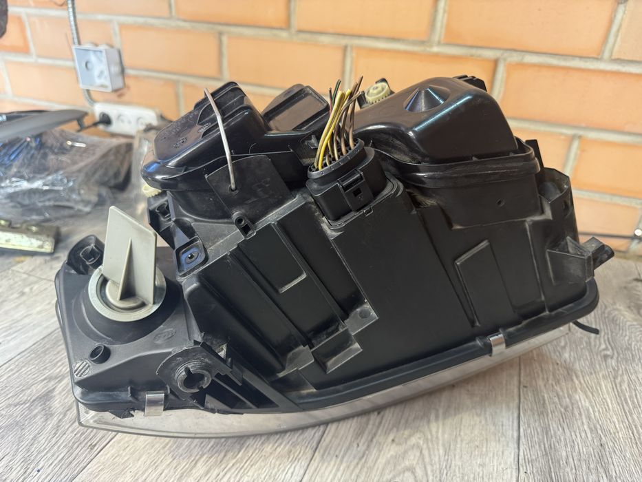 Фары Ауди А6С5 оригинал