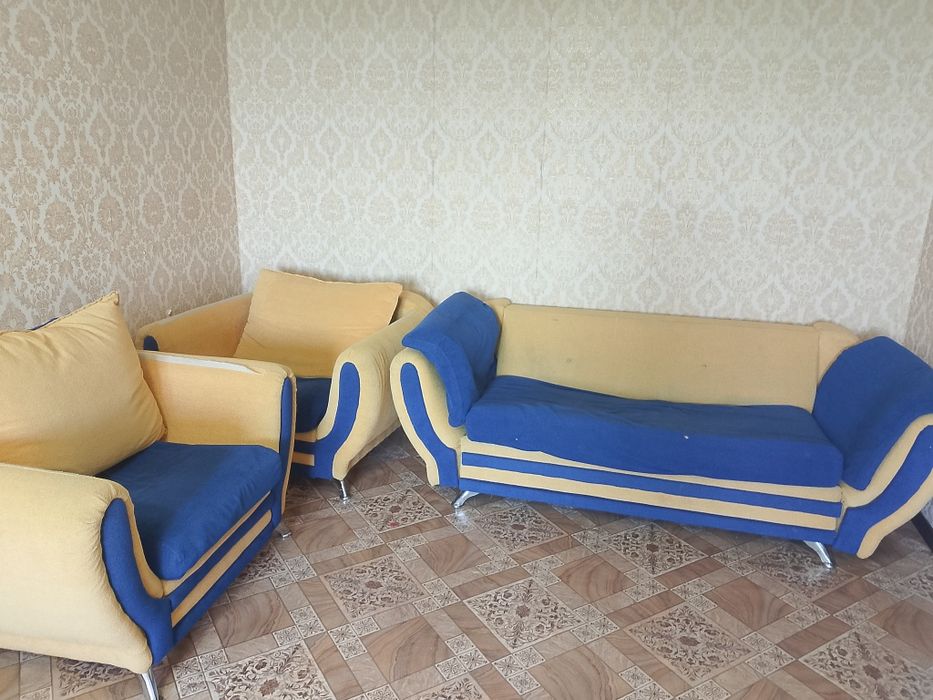 Отдам даром диван
