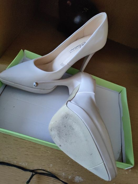 Обувки на ток номер 36