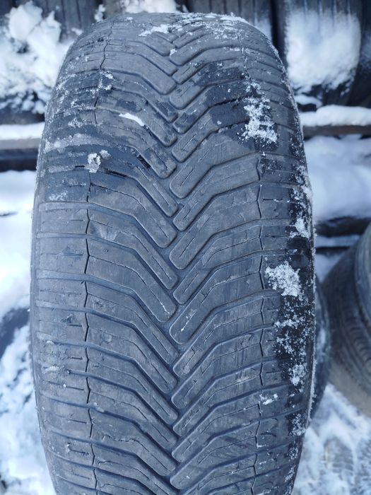 Балон MICHELIN 235/60/18.