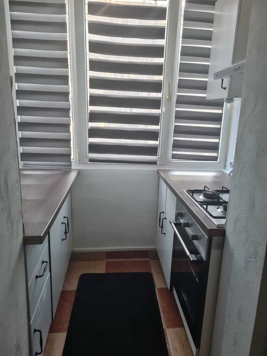 Inchiriez apartament cu 3 camere, Decebal/ Doina