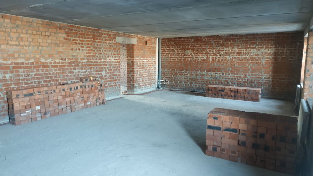 Продам 4-ёх комн. квартиру