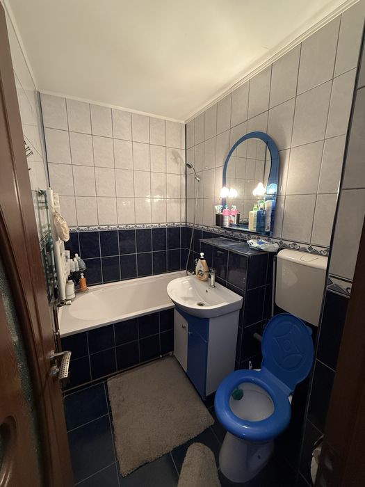 Inchiriez Apartament.
