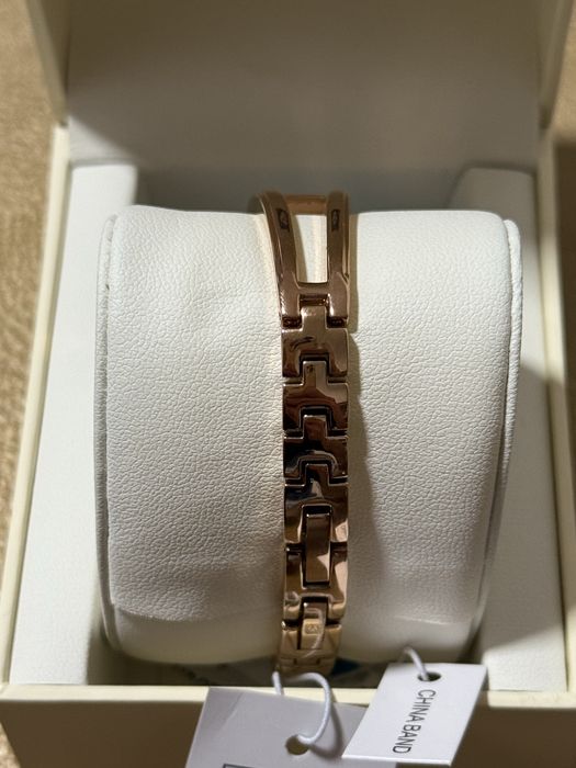 Ceas damă, ANNE KLEIN