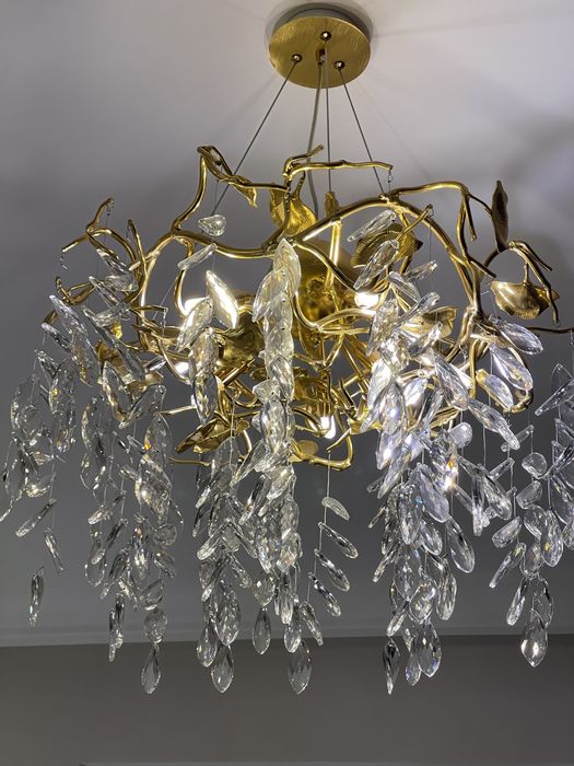 Продам Люстру