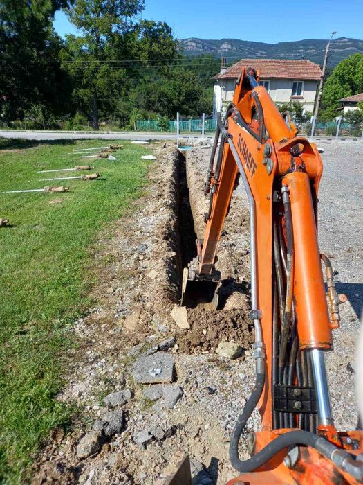 Услуги с малък Багер 2т.