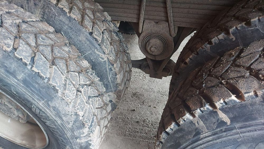 Vand autobasculanta 8x4 Volvo si autobasculanta 8x4 Mercedes Benz