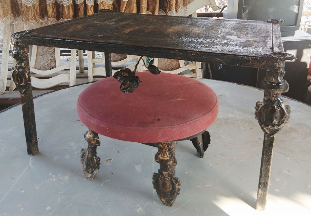 Продам столик уличный