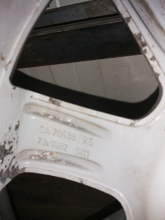 Anvelope iarna 215 65 16