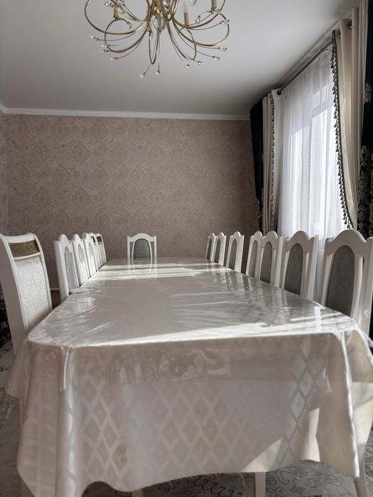 Продам гостевой стол с стулями