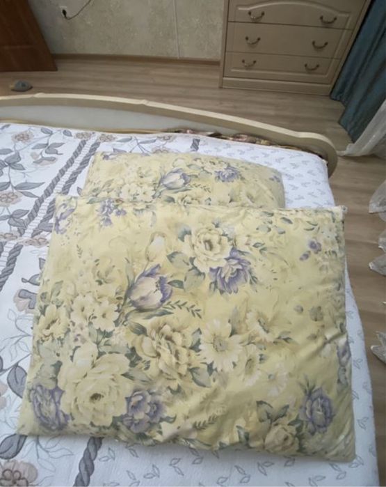 Продам покрывало и подушки