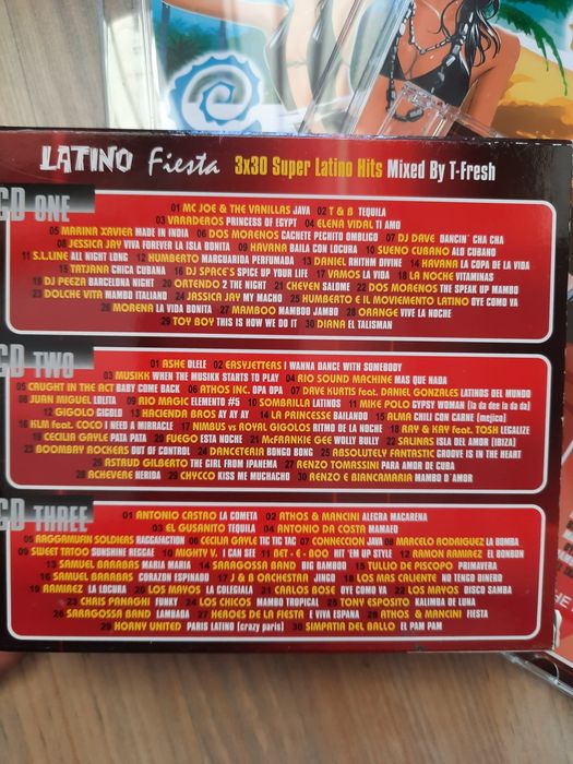 CD музика/коледни песни/латино/денс/диск