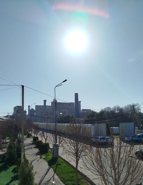 Mehmonxona Hostel Registonni Yonida