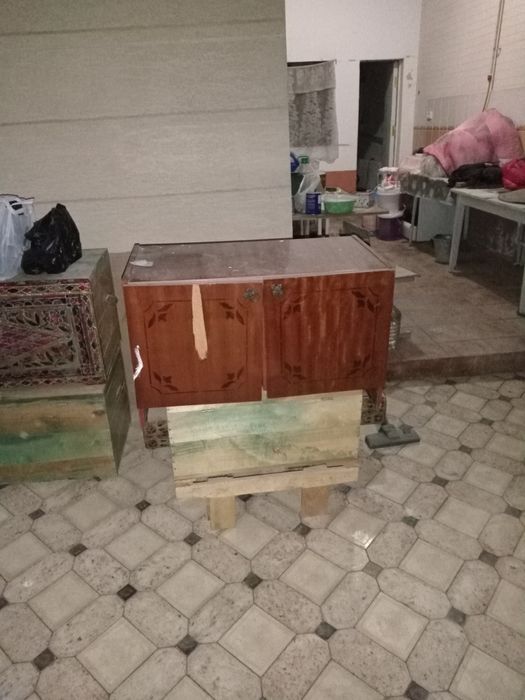 Shkaf sotiladi srocna