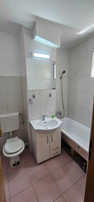 Apartament 3 camere, decomandat, 70 mp, zona Nicolae Balcescu