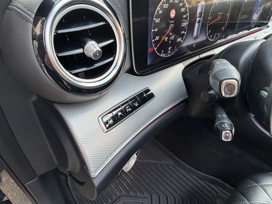 Mercedes E klass 2018 350d•Pano•Designo •4Butoane•Suspensie•Variante