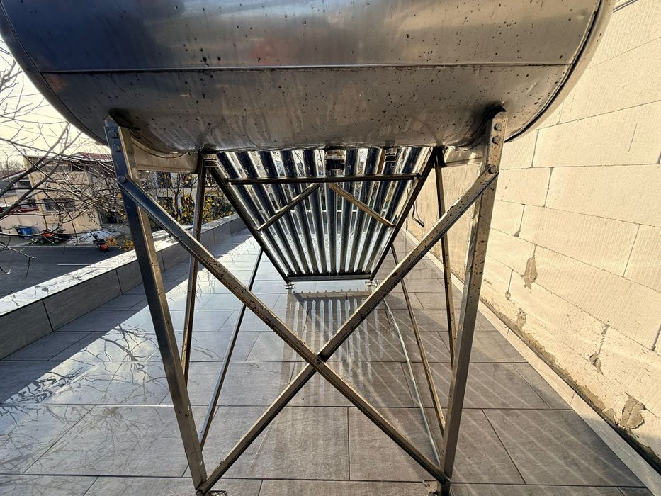 Panou solar apa calda vara / iarnă presurizat 100L Inox, 10 tuburi Heat Pipe, panou solar apa calda cu presiune boiler cu rezistență electrică