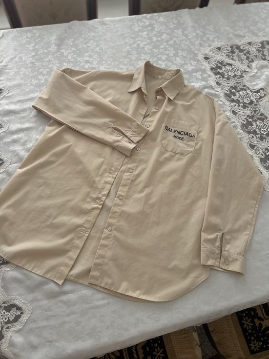 Рубашки разноцветные почти новые 50 000сум