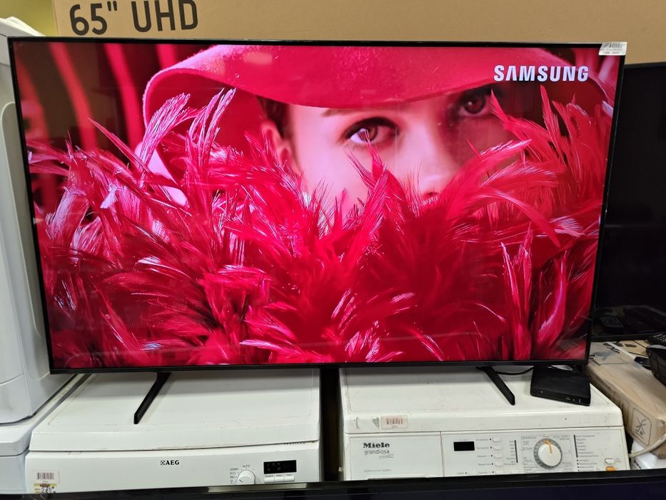 Смарт Телевизор Samsung 55" Crystal UHD 4K