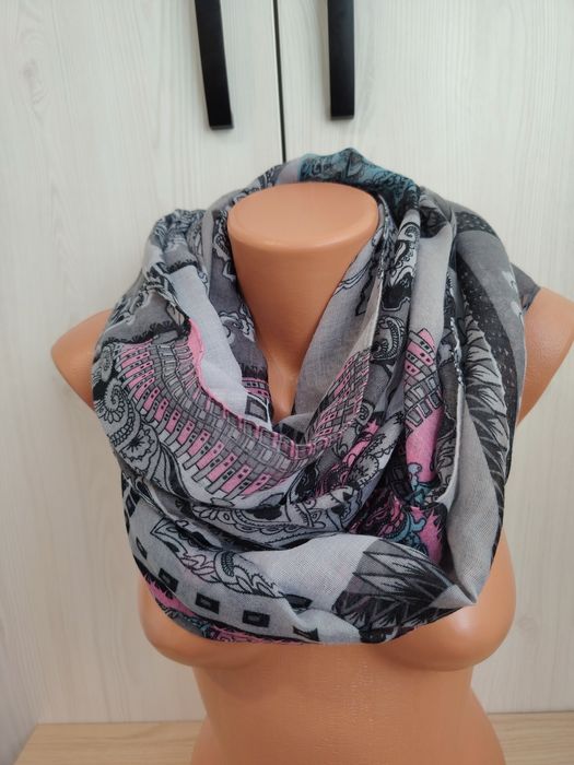 Eșarfă multicolora moderna