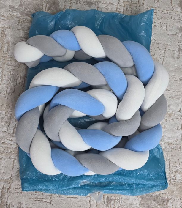 Scaun masă BEBE +Împletitura pt pătuț cadou