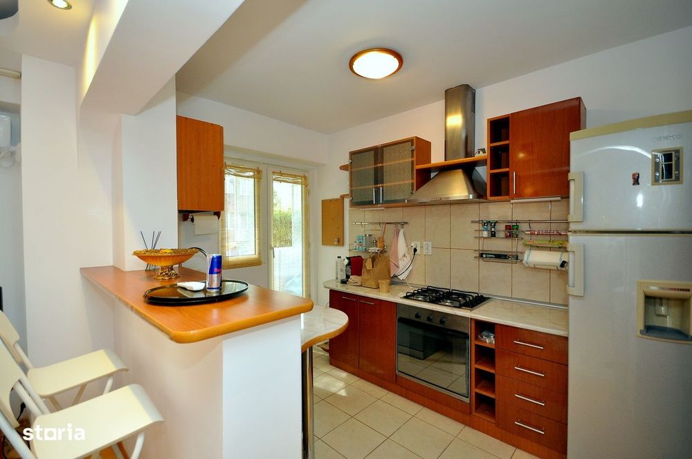 Panduri apartament 2 camere decomandat, etaj 1, renovat recent