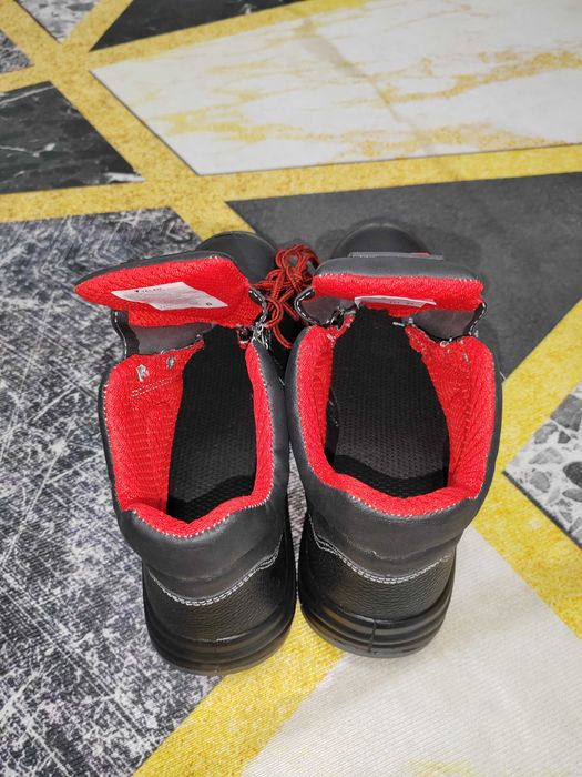 Ботинки, Специальная обувь