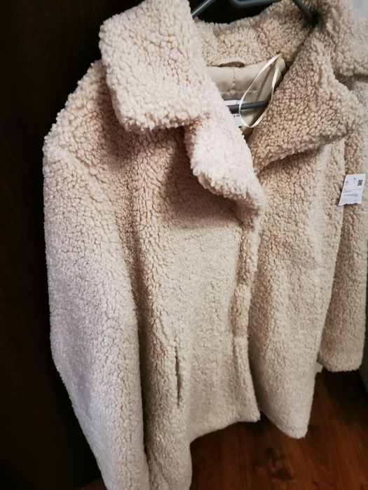 Vand haina de blana sintetica, calitativa, nr. 40, C&A