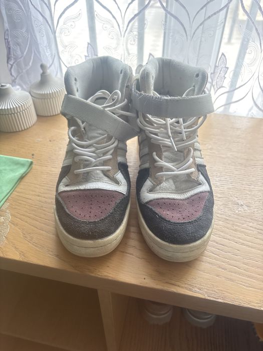 Кроссовки adidas