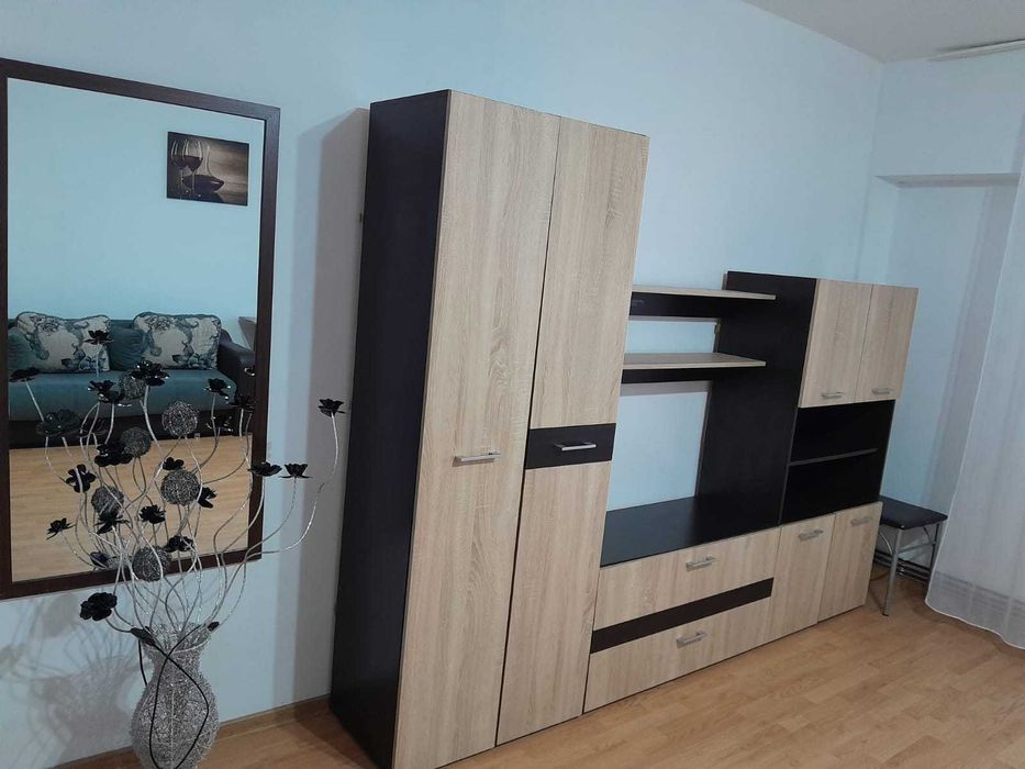 Inchiriez garsoniera