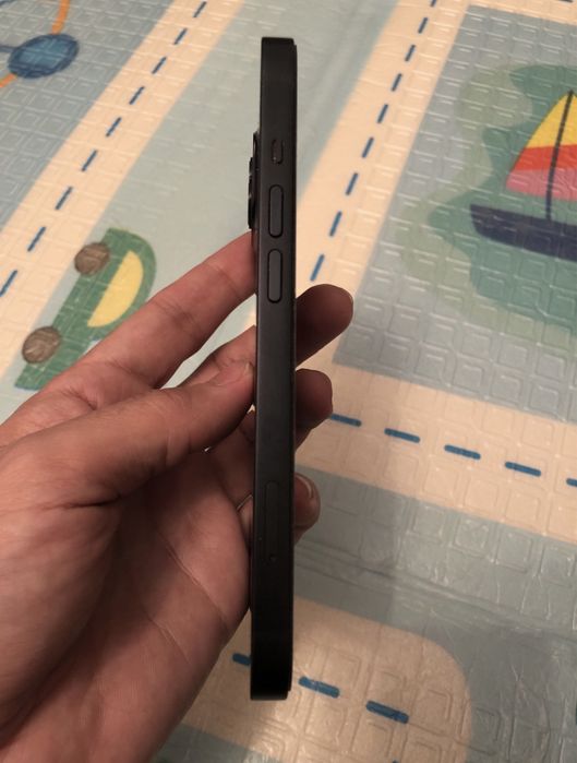 Продам Iphone 13 128 gb в отличном состоянии