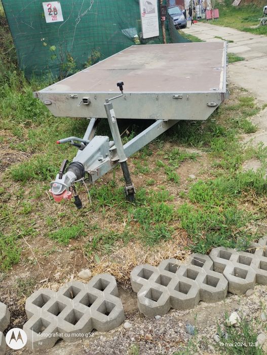 Inchiriere platforma 4*2m