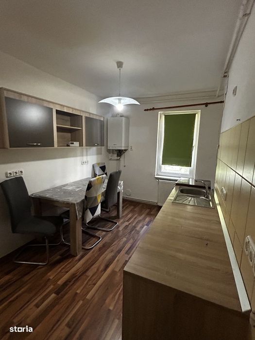 Apartament decomandat, etaj 1, izolat cu balcon inchis, Baragan.